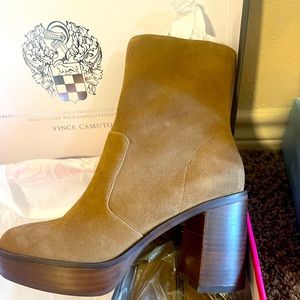 Suede brown boots